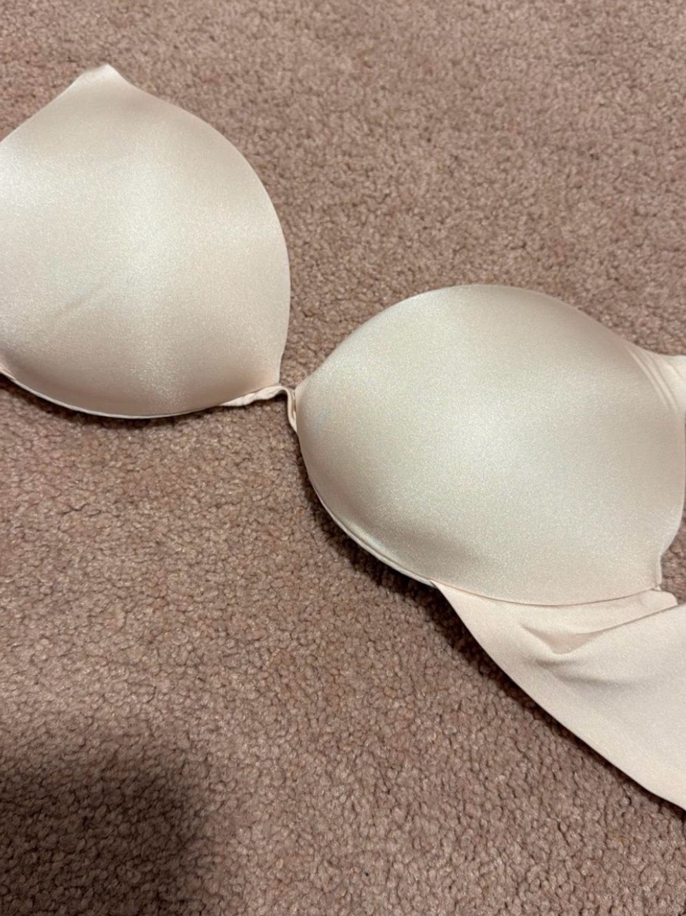 SKIMS teardrop bra in color light pink